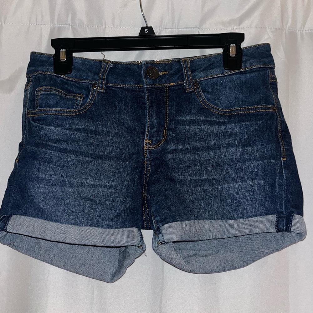 SO Jean Shorts size 9 (stretchy so they fit more like a 6-8)